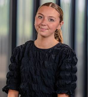 headshot of Emily Roelant